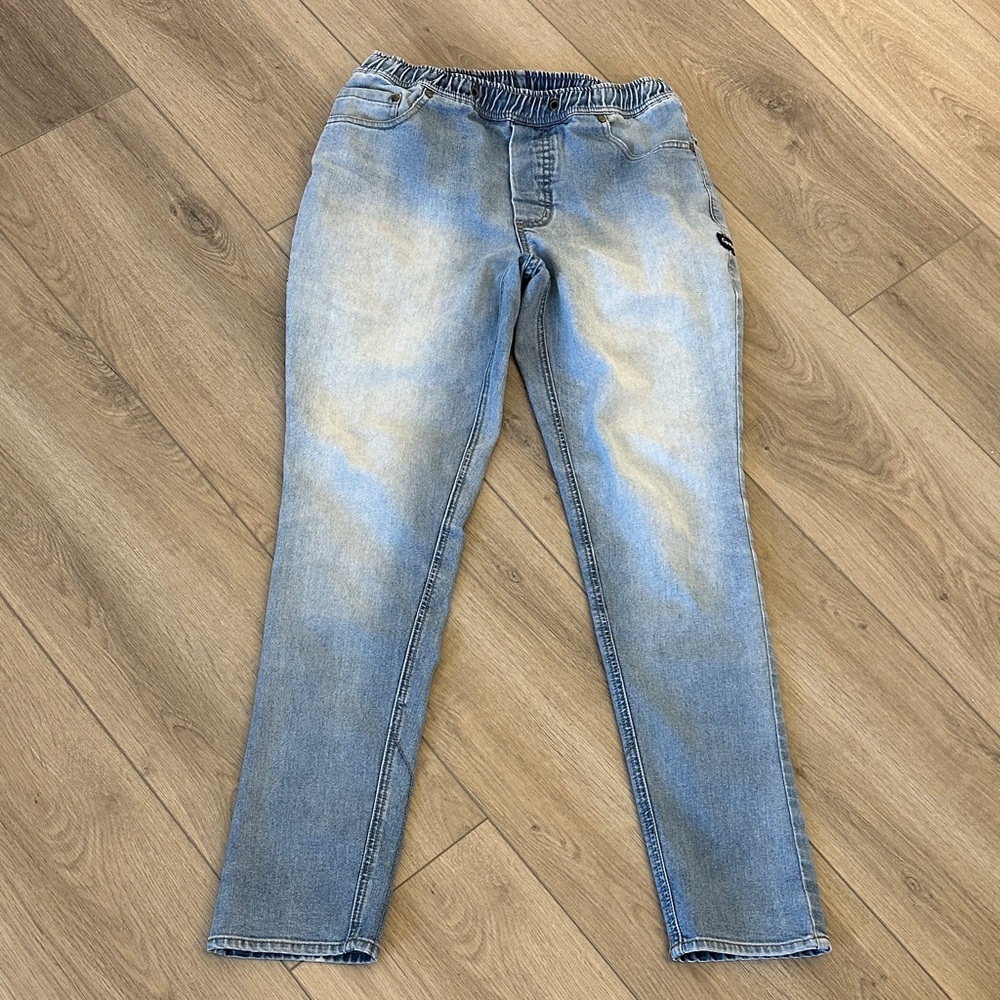 Barney Cools elastic waist slim leg jeans. 30